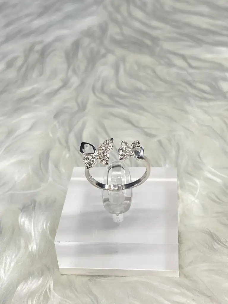 Twirla Ring