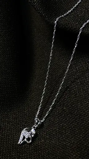 Fleur de Coeur Necklace